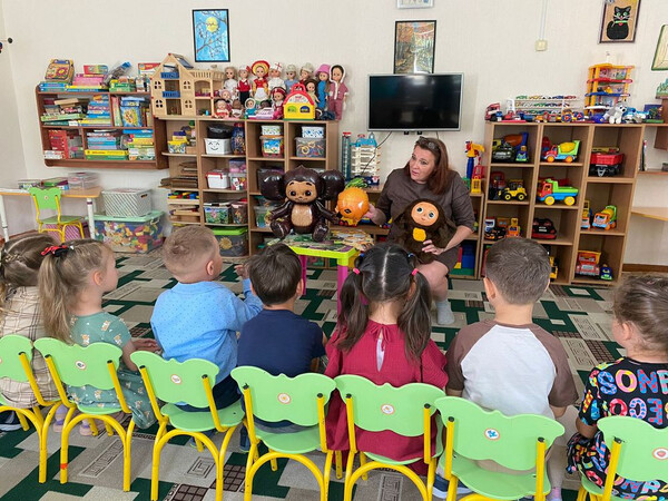 Час литературного героя «Чебурашка, с днем рождения!»