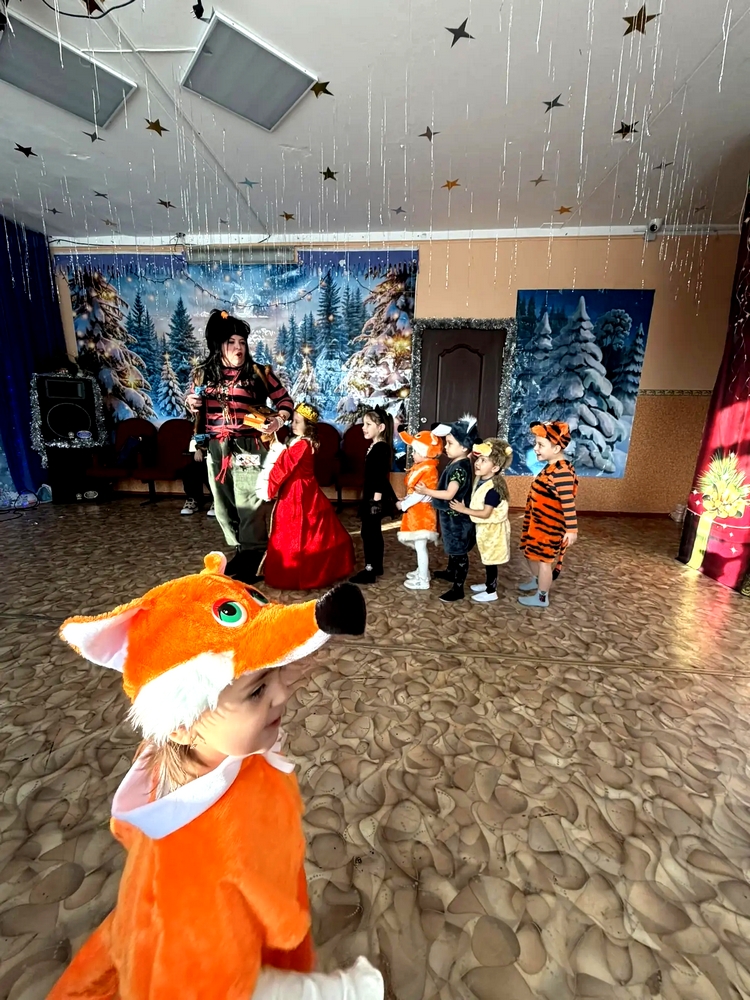 Новогодний утренник «Весело и дружно встретим Новый год»