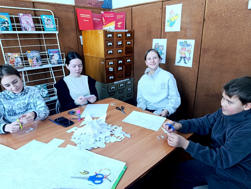 Раз - снежинка, два – снежинка